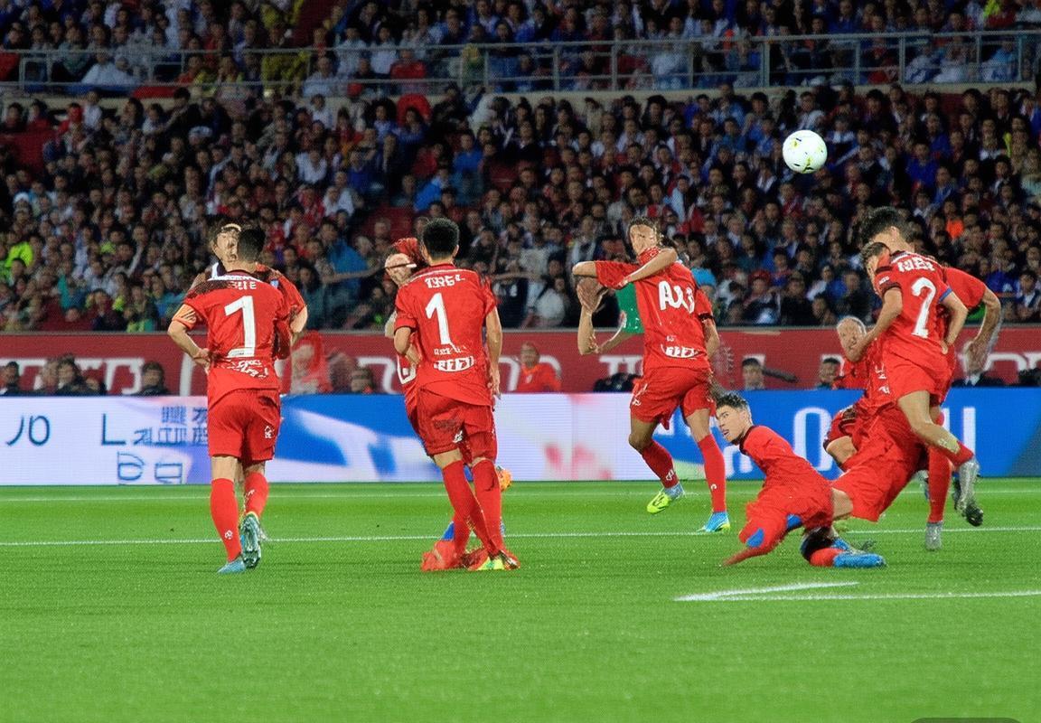 篮球对决：北京深圳战精彩解析(图2)